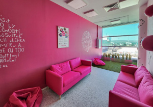 Otevřeli jsme růžový Meditation Lounge na pražském letišti